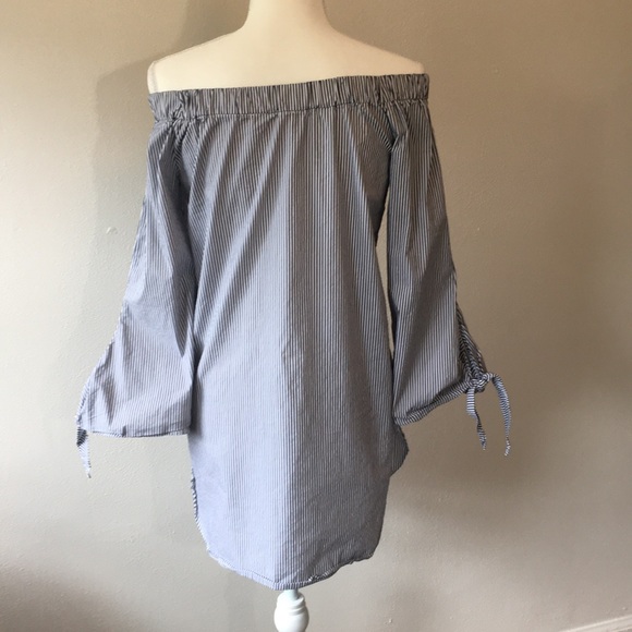 Philosophy Republic Clothing Off The Shoulder Top - Picture 2 of 4